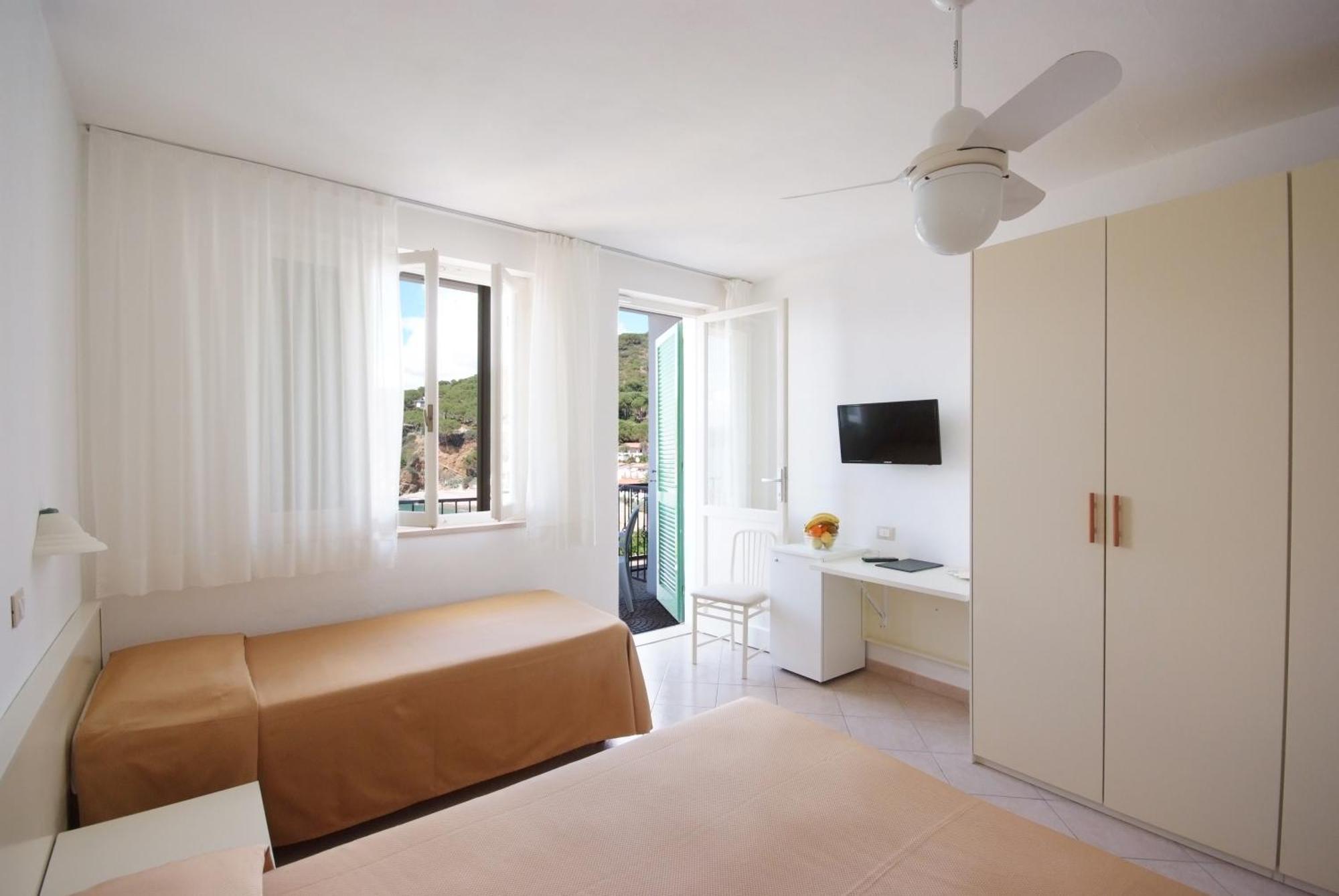 Hotel Dino Capoliveri  Extérieur photo