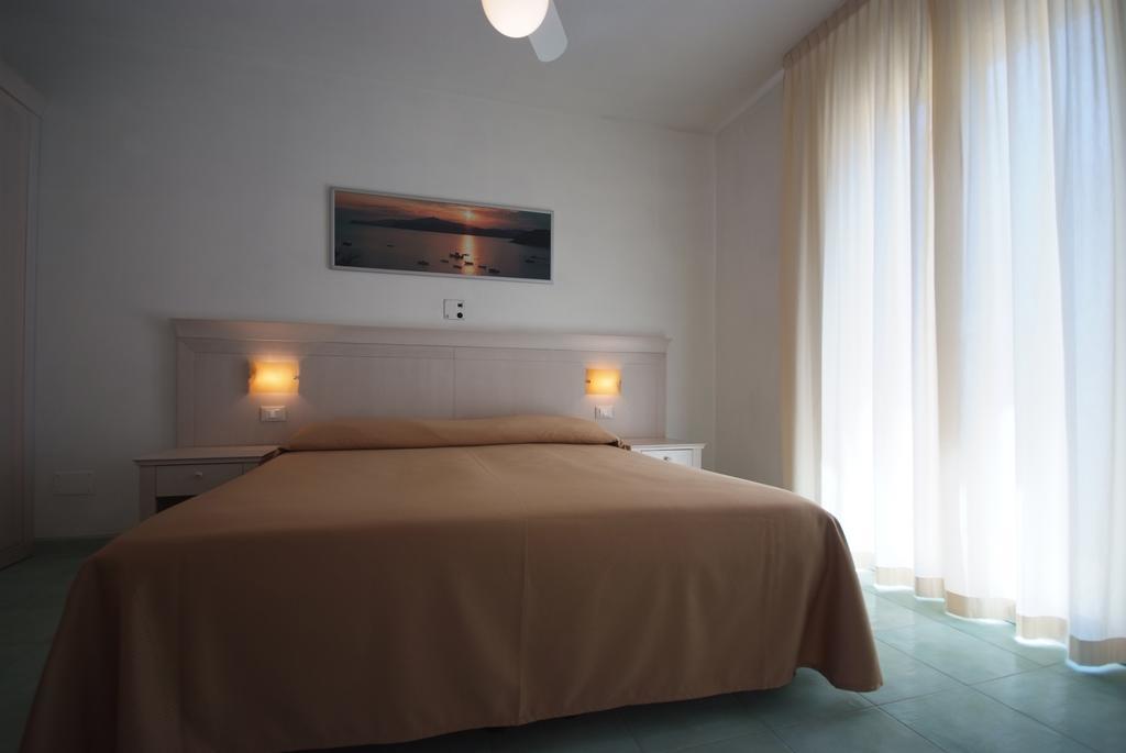 Hotel Dino Capoliveri  Extérieur photo